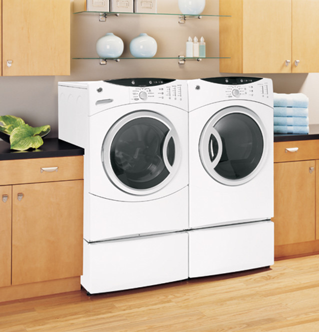 GE Adora™ ENERGY STAR® 3.7 IEC Cu. Ft. Kingsize Capacity Frontload
