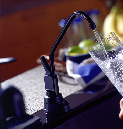 014859_faucet_w_glass.jpg