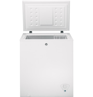 GE® 5.1 Cu. Ft. Manual Defrost Chest Freezer in White size 33.5 H x 24.75 W x 21 D | FCM5STWW