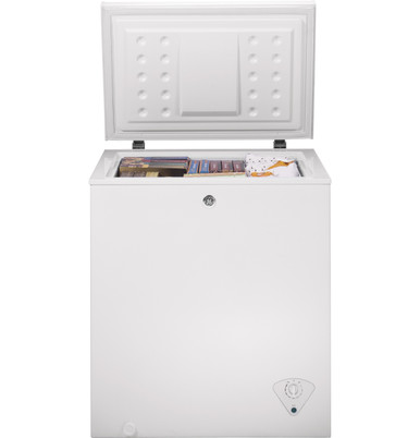 GE® 5.1 Cu. Ft. Manual Defrost Chest Freezer in White size 33.5 H x 24.75 W x 21 D | FCM5STWW