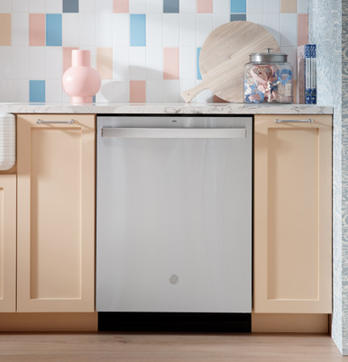 GE® ENERGY STAR® Top Control with Stainless Steel Interior Dishwasher with Sanitize Cycle size 34 H x 23.75 W x 24 D | GDT670SYVFS | Nylon
