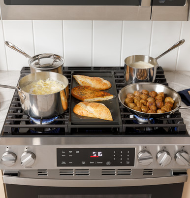 GE® 30" Free-Standing Gas Range with Crisp Mode in White size 47.25 H x 30 W x 27.875 D | GGF500PVWW | Standard Cast