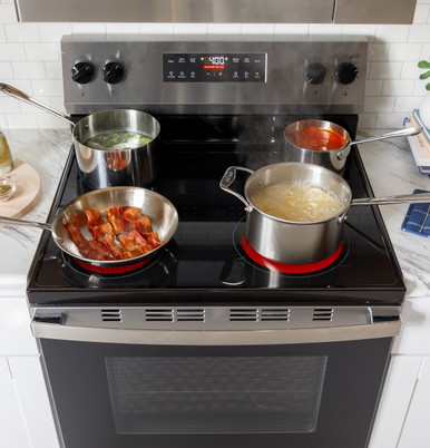 GE® ENERGY STAR® 30" Free-Standing Electric Range in Stainless Steel size 47.25 H x 30 W x 27.875 D | GRF400SVSS