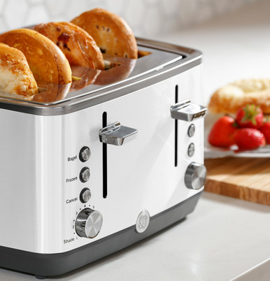 GE 4-Slice Toaster in Snow White size 7.64 H x 12.17 W x 11.18 D | G9TMA4SGYWH | Stainless Steel