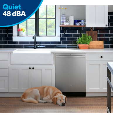 GE® ENERGY STAR® Top Control with Stainless Steel Interior Dishwasher with Sanitize Cycle & Dry Boost size 34 H x 23.75 W x 24 D | GDT640SSZSS | Nylon