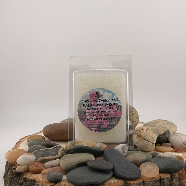 We all have our days! This warm, peaceful & inviting scent will help bring that hot mess express to slow down and get you back on track. With exotic fruits, sparkling tea and a hint of patchouli-this is the perfect scent to wind down with.