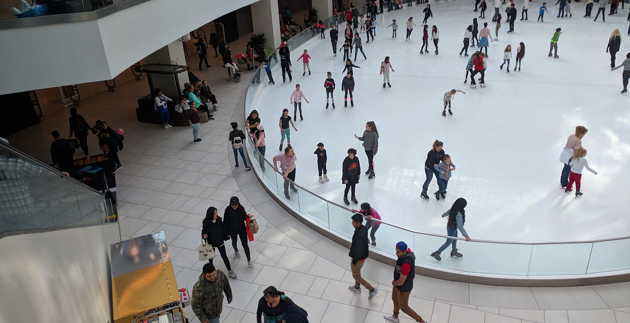 Lloyd Center Ice Rink Skate Bundle 4-PACK