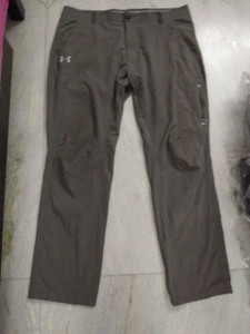 Under Armour Pants Men 40 in Waist