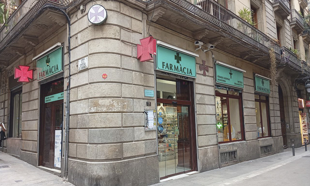 Exterior de la Farmacie de La Creu en Barcelona