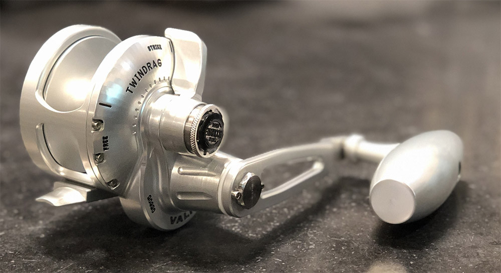 Accurate BV-500NL-SPJ Boss Valiant Slow Pitch Reel - TackleDirect
