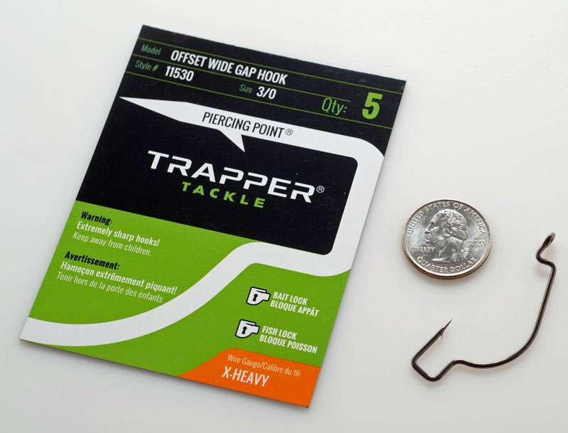 100 Trapper Tackle Offset Wide Gap Hooks, 4/0, X-Heavy Black