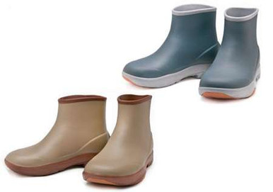Shimano Evair Fishing Boots - TackleDirect display picture 1