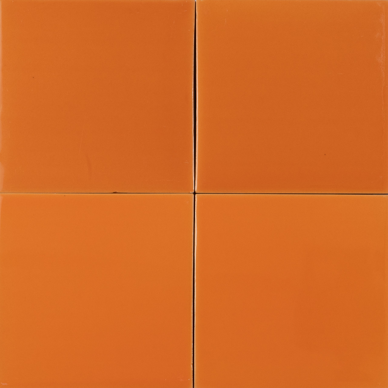 モ*ク様 ディースクエアード オレンジペイント クールガール Kera Isabella - Orange T4 Glossy Glazed Ceramic Tile