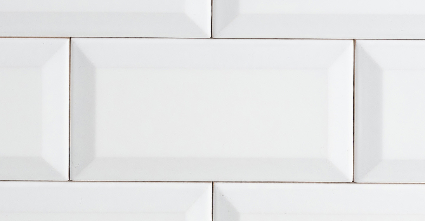 Madeira Beveled Wall - White Glossy