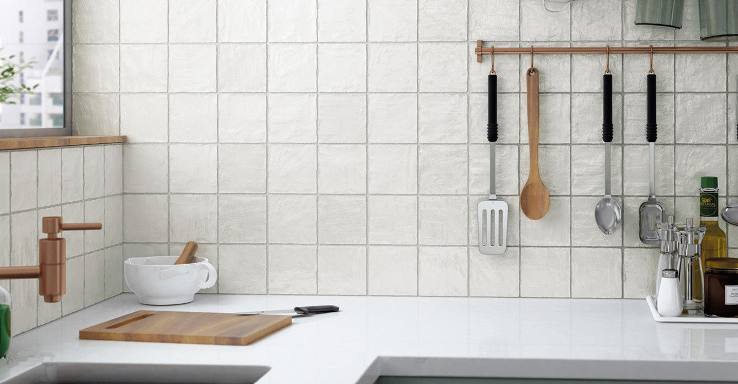 Casey Plaster - Green Satin