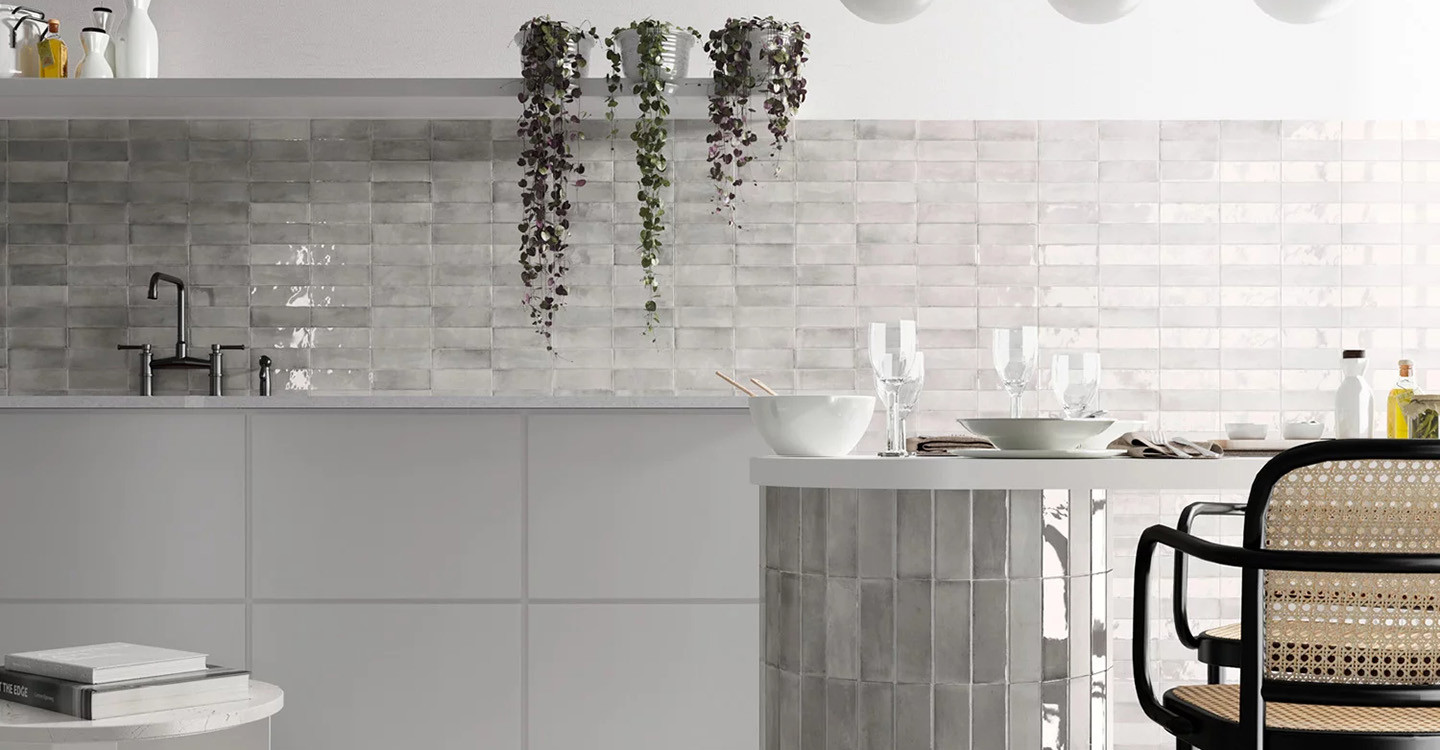 Casey Colada - Pearl Grey Glossy