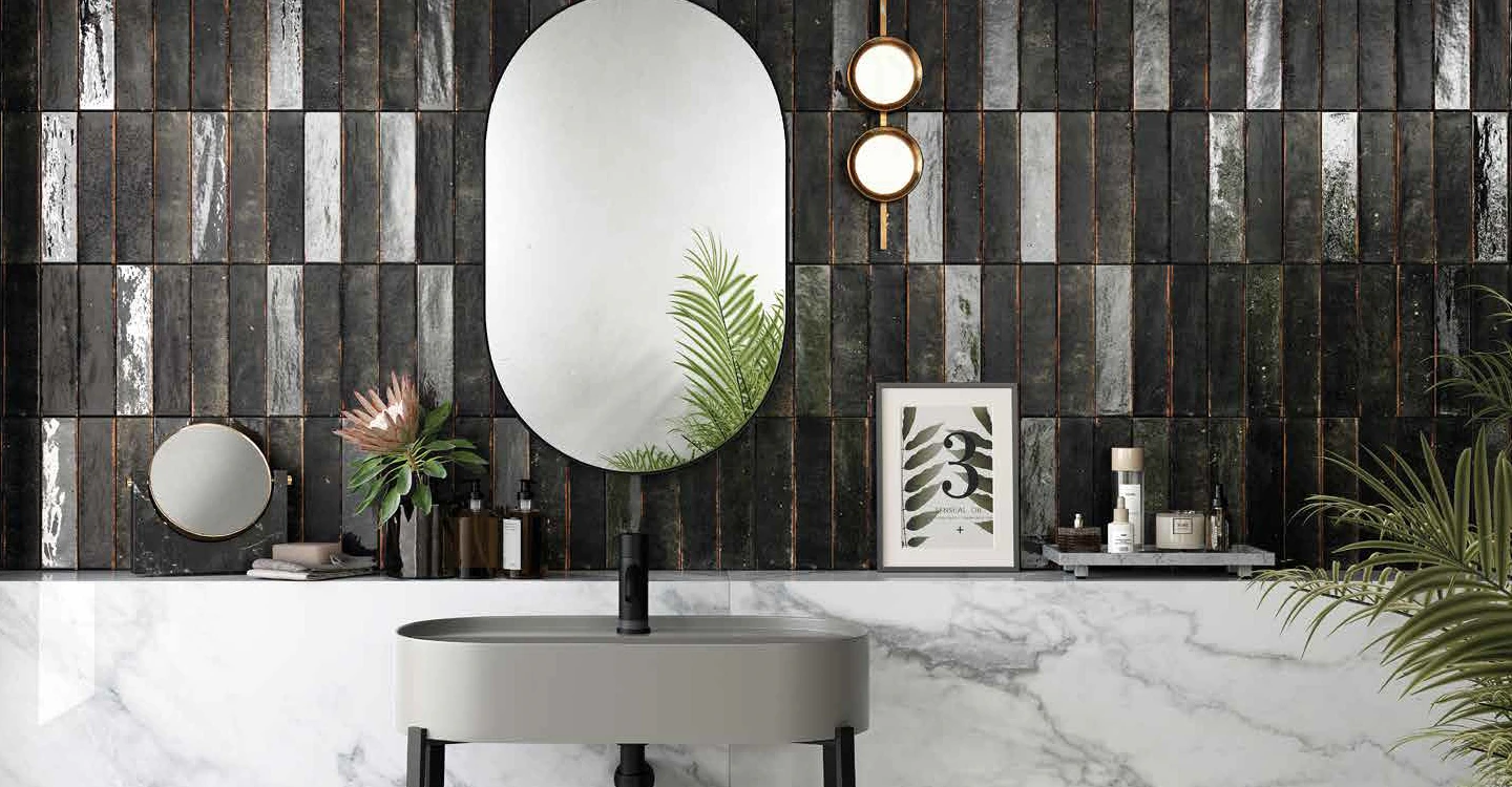 Viola Poet - Black Glossy | Glazed Porcelain