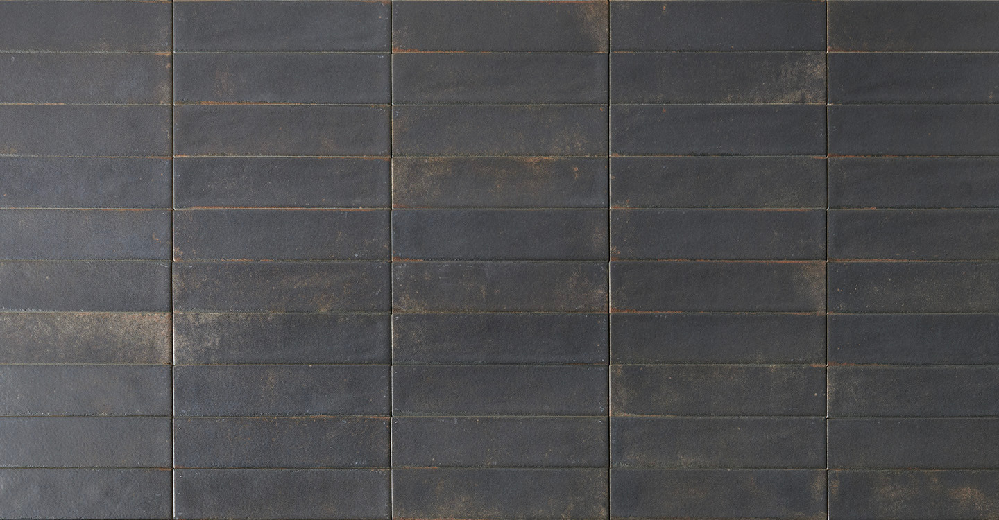Viola Poet - Black Matte | Glazed Porcelain