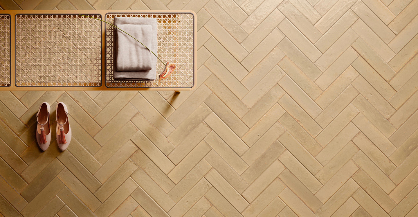 Quarto Bella - Sand Glossy | Glazed Porcelain