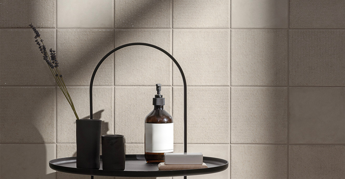 Madras Point - Ivory Straight Glossy | Glazed Ceramic