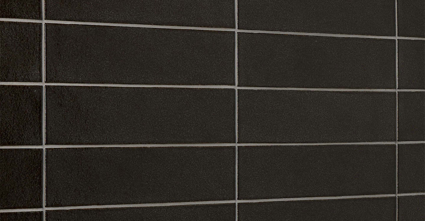 Bristol Dillon - Pitch Glossy | Glazed Porcelain