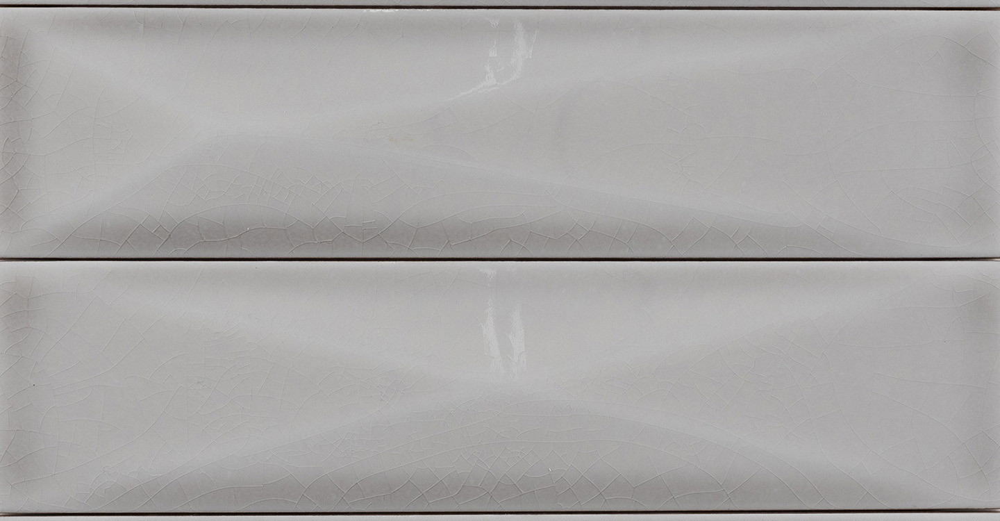 Ravenna Pyramid - Silver Crackle Symmetric