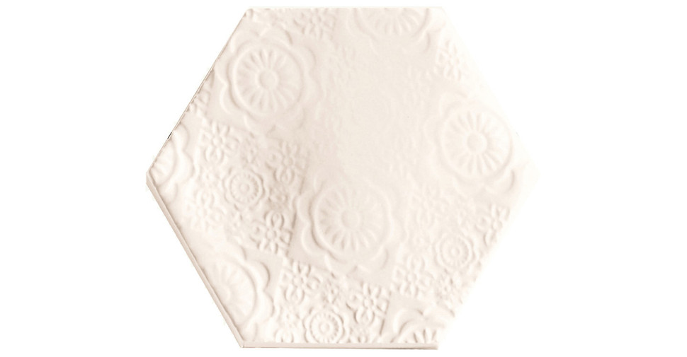 Porto Daphne - White Doily Undulating