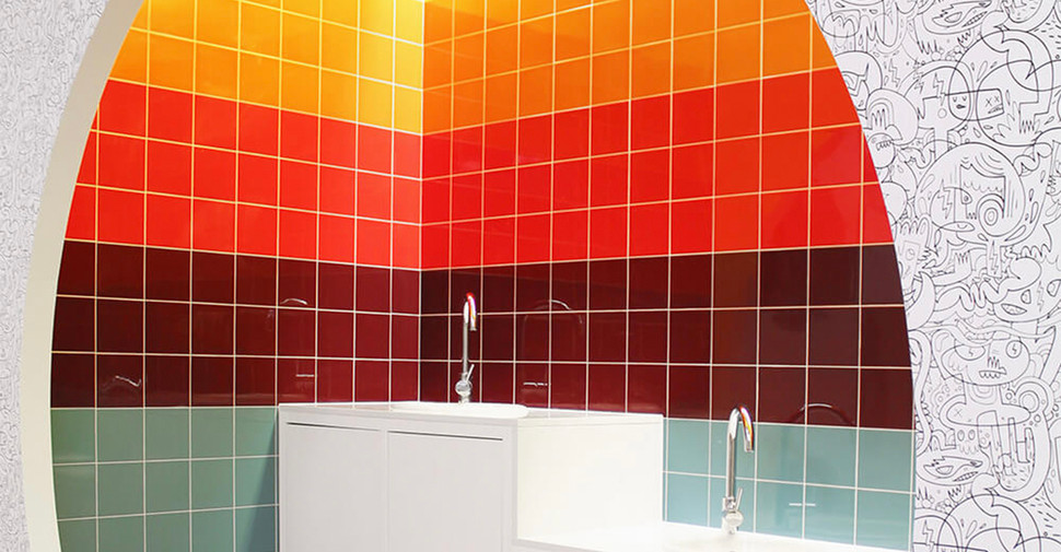 Anselmo Plano - Ruby Glossy | Glazed Ceramic