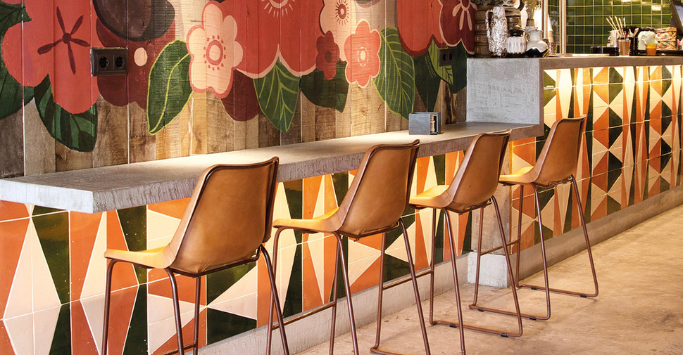 Amparo Palma - Chestnut Glossy | Glazed Terracotta