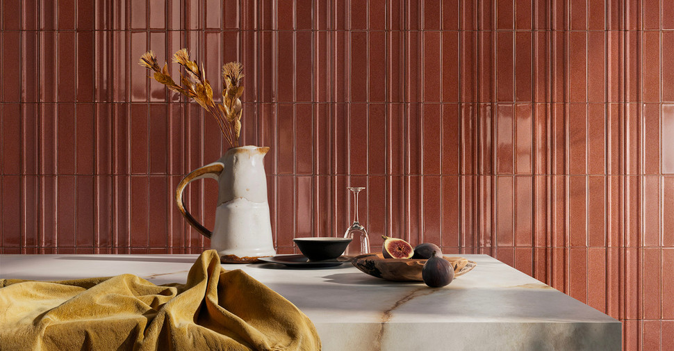 Quarto Vale - Sangria Glossy | Glazed Porcelain