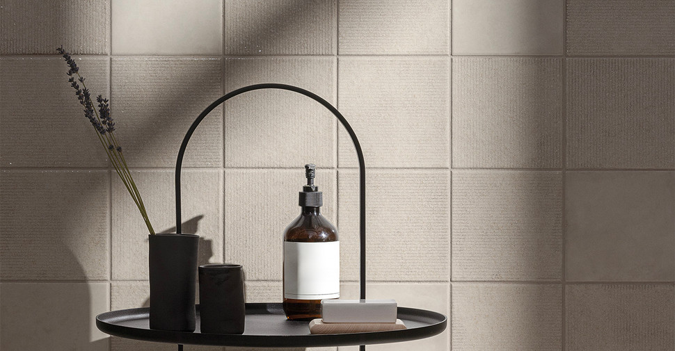 Madras Point - Ivory Straight Glossy | Glazed Ceramic