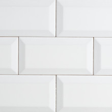 Madeira Beveled Wall - White Glossy
