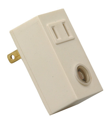 COLEMAN CABLE 59407WD LIGHT CONTROL WITH PHOTOCELL SENSOR, PLU