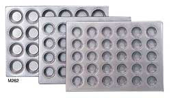 J.B. PRINCE M262 PAN MUFFIN 24 CUP STANDARD SIZE