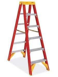 USC H-8642 FIBERGLASS TWIN STEP LADDER - 6'