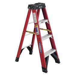 WERNER CO 6304 4FT TYPE IAA FIBERGLASSSTEP LADDER 6304