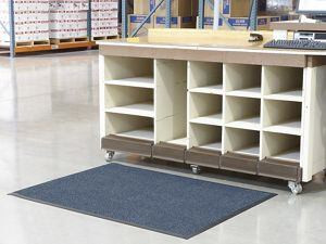 USC H-3141NB WATERHOGÂ„¢ CARPET MAT - 4 X 5', NAVY