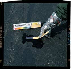 LAB SAFETY SUPPLY 8ZDP7 PH WIDE STICKS 9X1 PK 25