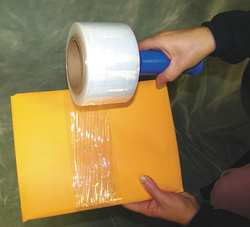 J C PARRY AND SONS COMPANY 15A913 HAND STRETCH WRAP CLEAR 700 FT 3IN W PK4