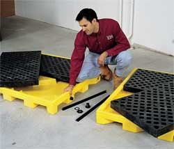 ULTRA-TECH 1073 BULKHEAD FITTING,1 IN. W,POLYPROPYLENE