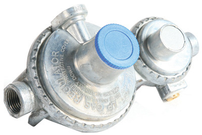 CAMCO MFG INC 59323 RV HORIZONTAL PROPANE REGULATOR, 2-STAGE