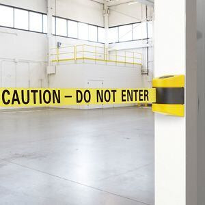 USC H-7081 ULINE CROWD CONTROL WITH RETRACTABLE BEL