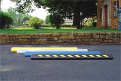 EAGLE 1790 BLACK PARKING CURB 72 X 4 X 8 IN BLACK/YELLOW