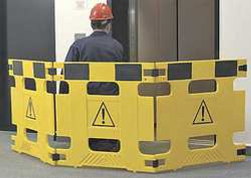ADDGARDS LTD 3UTN9 BARRICADE 3 PANEL 108 IN LENGTH YELLOW