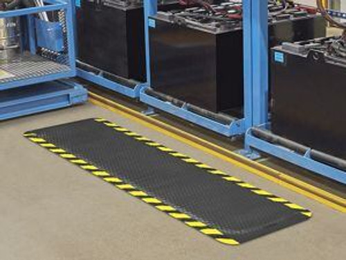 USC H-9372 HOG HEAVENÂ„¢ NITRILE MAT - 7Â„8" THICK