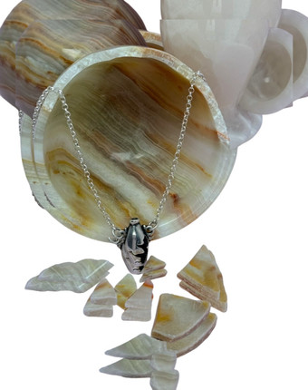 Break The Vase Necklace
