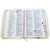 Biblia con Cierre Letra Súper Gigante 19 puntos Mediana RV1960, imit piel blanco floral lila con índice y canto floral