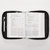 Forro de Biblia Pequeño Thinline con Organizador, Emblema decorativo de pez, imitación piel, negro