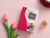 Biblia de Bolsillo RV1960 imit piel con canto floral fucsia y pájaro