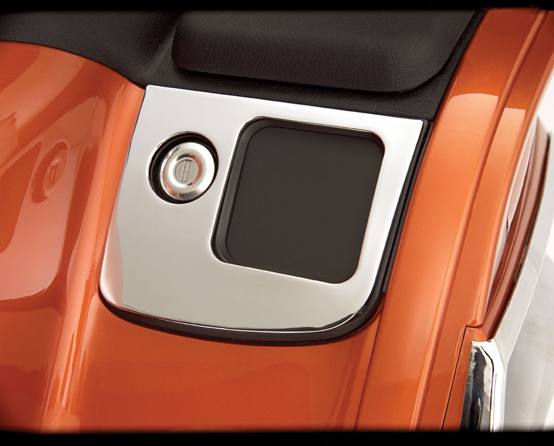 Show Chrome Accessories Control Panel Accent - Right, 52-686